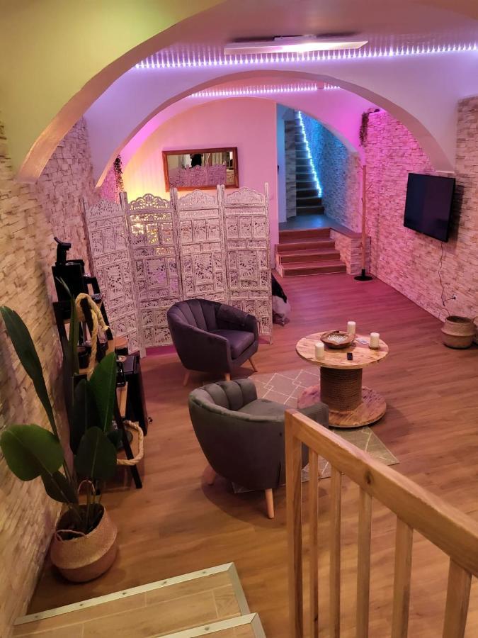 Le Spa De La Cathedrale - Jacuzzi - Sauna - Champagne - Netflix - Wifi Труа Экстерьер фото