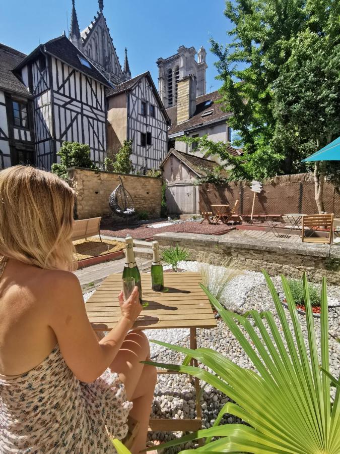 Le Spa De La Cathedrale - Jacuzzi - Sauna - Champagne - Netflix - Wifi Труа Экстерьер фото