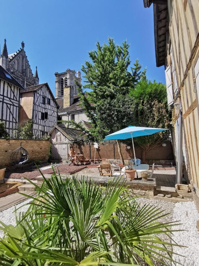 Le Spa De La Cathedrale - Jacuzzi - Sauna - Champagne - Netflix - Wifi Труа Экстерьер фото