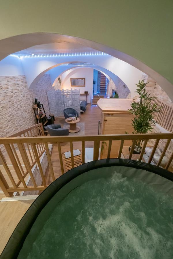 Le Spa De La Cathedrale - Jacuzzi - Sauna - Champagne - Netflix - Wifi Труа Экстерьер фото