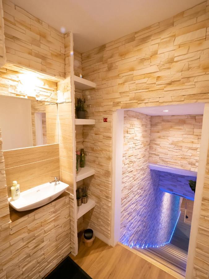 Le Spa De La Cathedrale - Jacuzzi - Sauna - Champagne - Netflix - Wifi Труа Экстерьер фото