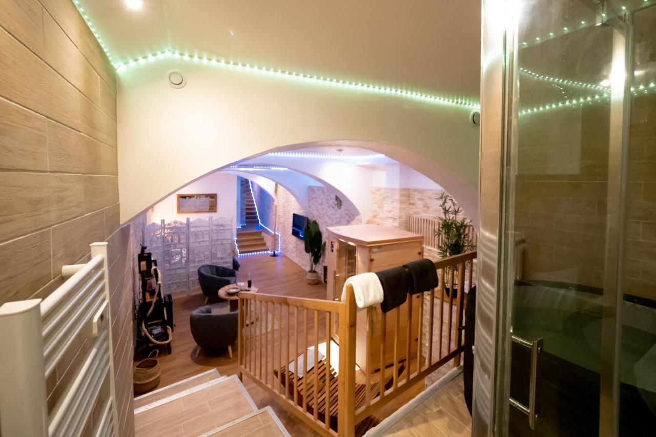 Le Spa De La Cathedrale - Jacuzzi - Sauna - Champagne - Netflix - Wifi Труа Экстерьер фото