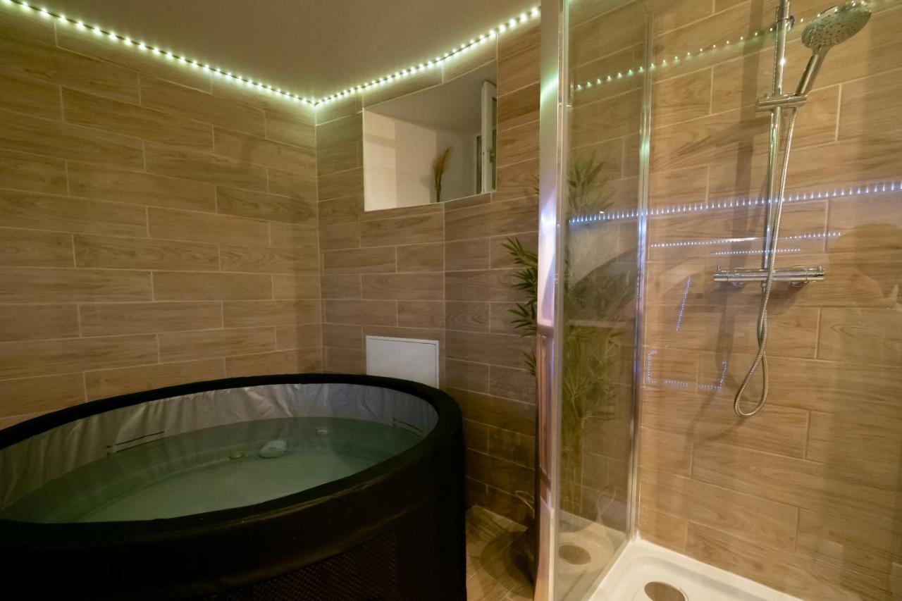 Le Spa De La Cathedrale - Jacuzzi - Sauna - Champagne - Netflix - Wifi Труа Экстерьер фото