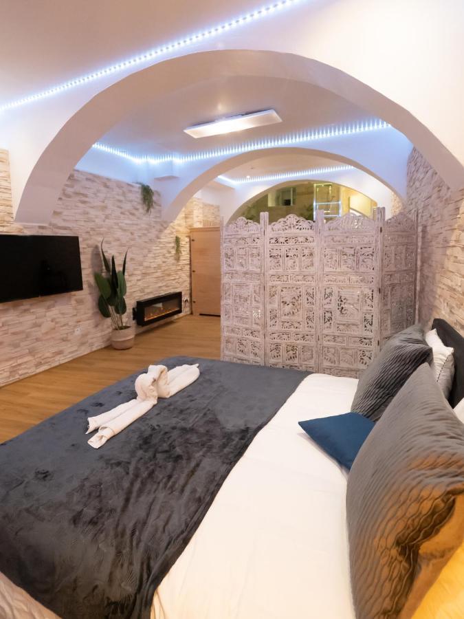 Le Spa De La Cathedrale - Jacuzzi - Sauna - Champagne - Netflix - Wifi Труа Экстерьер фото